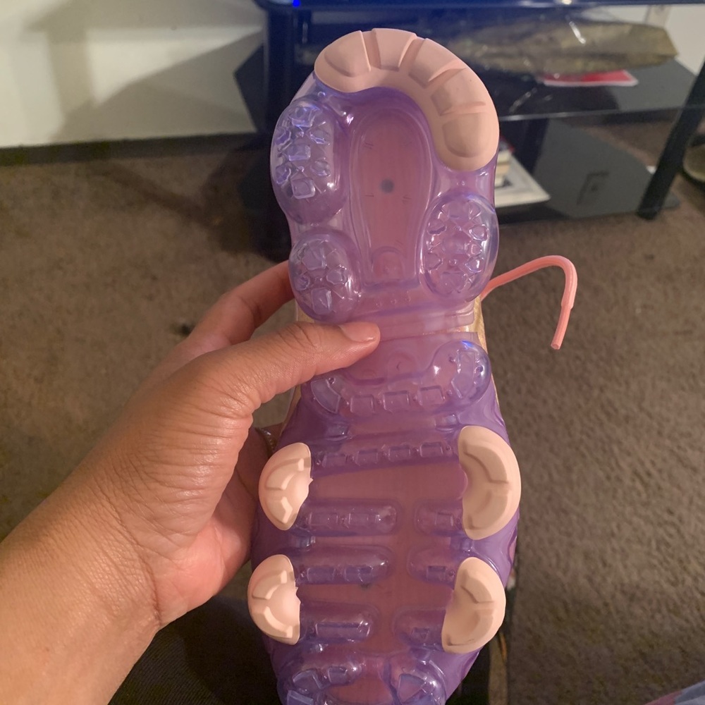 Nike Vapormax, size 5 in women, never worn - Picture 3 of 3